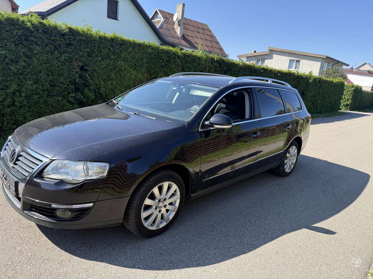 Volkswagen Passat - 1