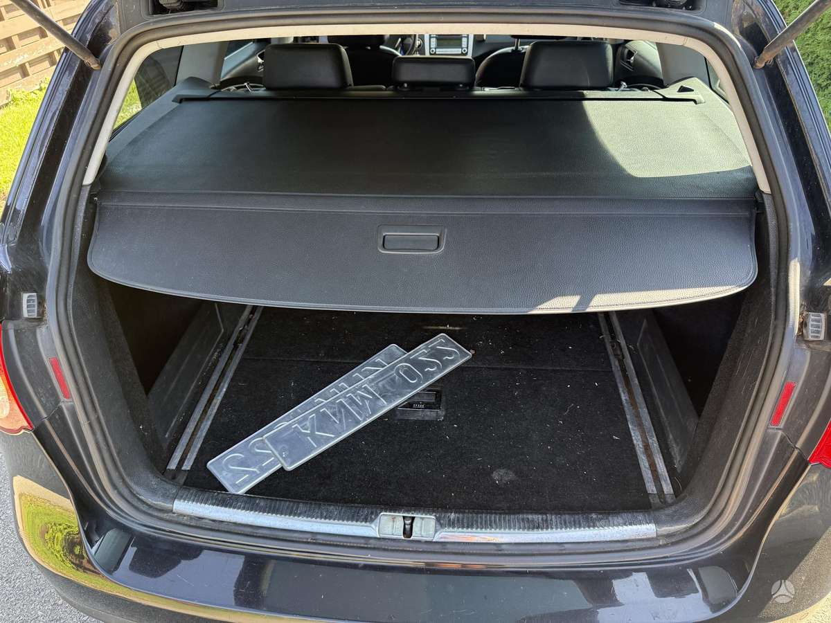 Volkswagen Passat - 11