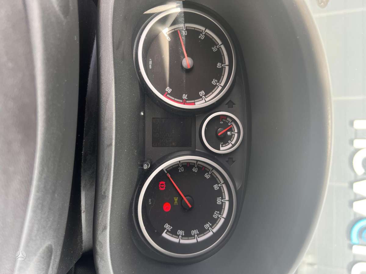 Opel Corsa, 1.2 l., Хэтчбек