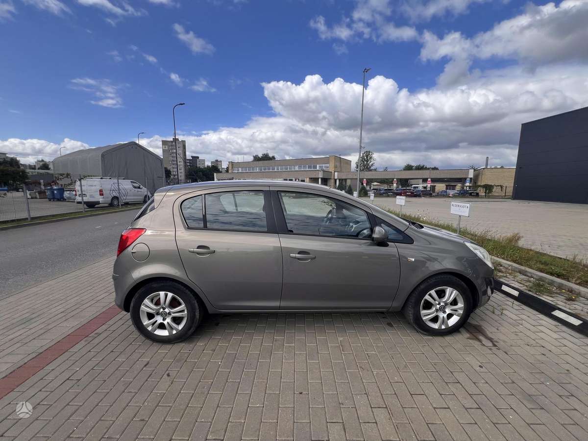 Opel Corsa, 1.2 l., Хэтчбек