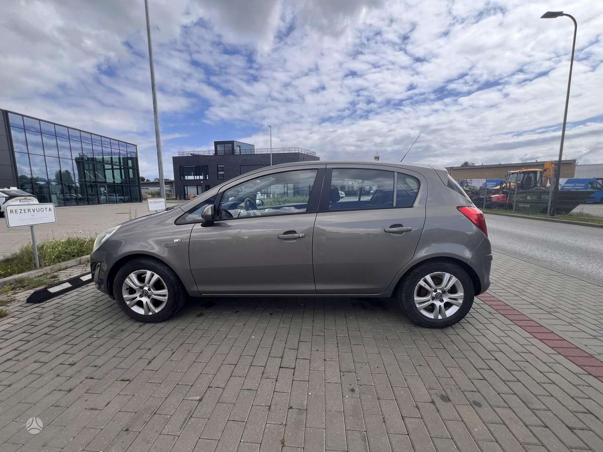 Opel Corsa, 1.2 l., Хэтчбек