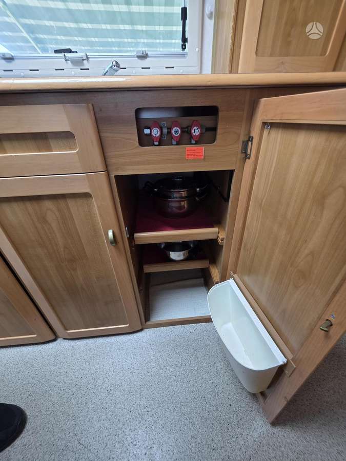 Hymer B644, campers