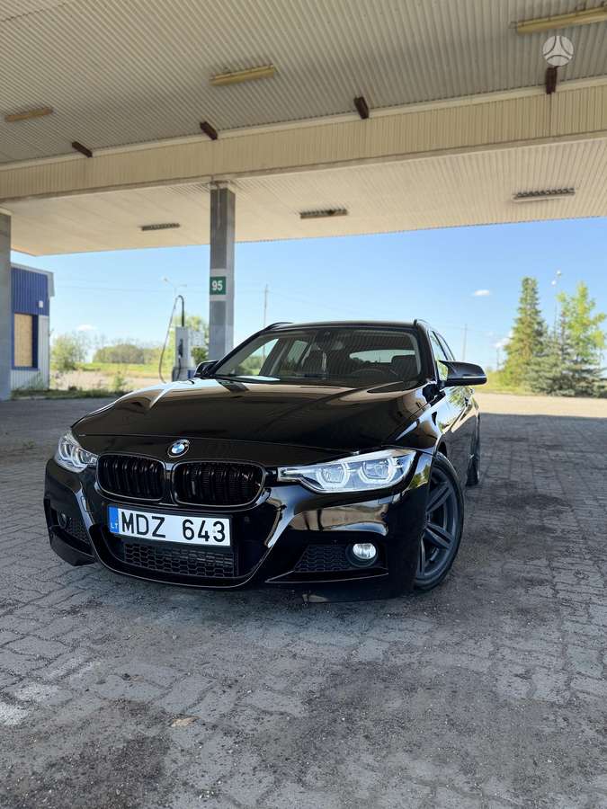 BMW 320, universalas