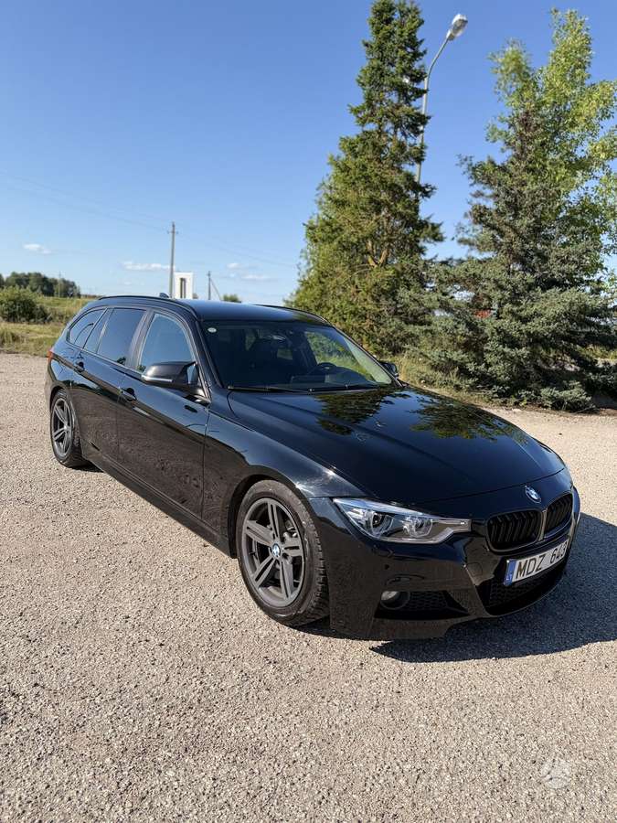 BMW 320, universalas