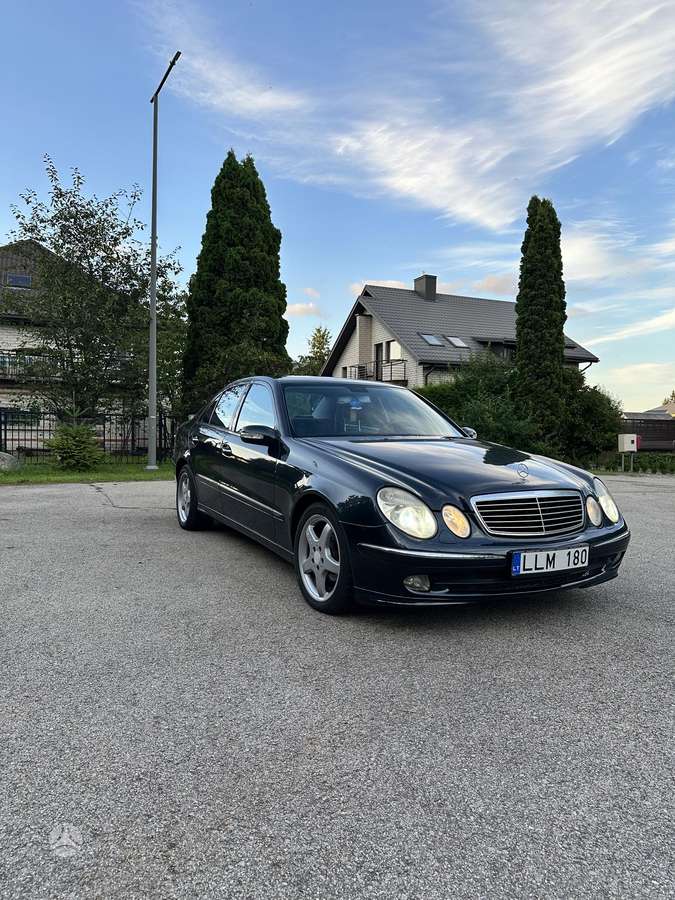 Mercedes-Benz E320, 3.2 l., Седан