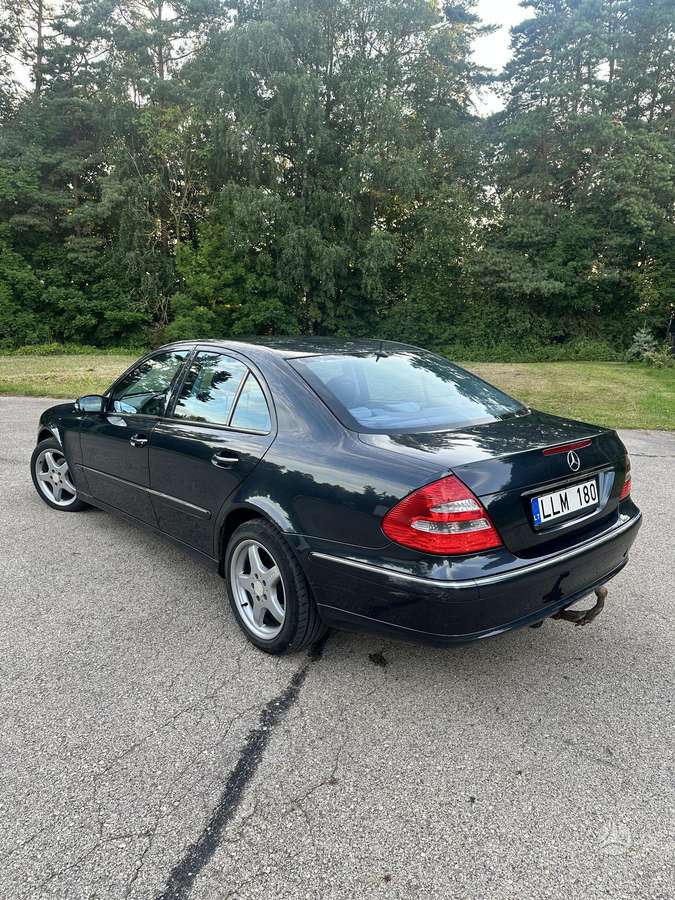 Mercedes-Benz E320, 3.2 l., Седан
