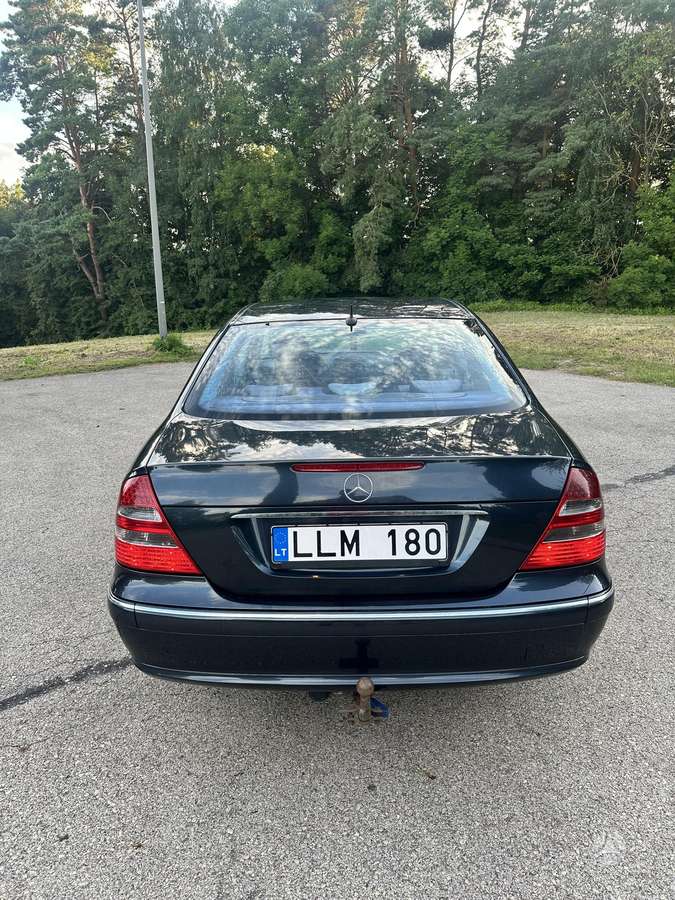 Mercedes-Benz E320, 3.2 l., Седан