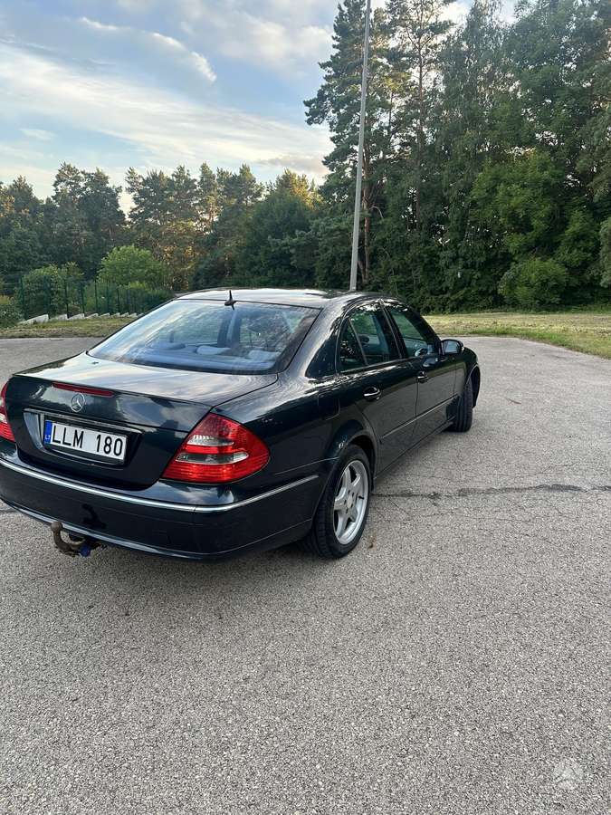 Mercedes-Benz E320, 3.2 l., Седан