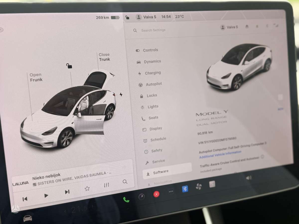 Tesla Model Y - 2