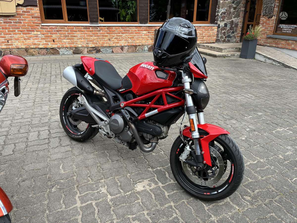 Ducati Monster 696cc, street / classic