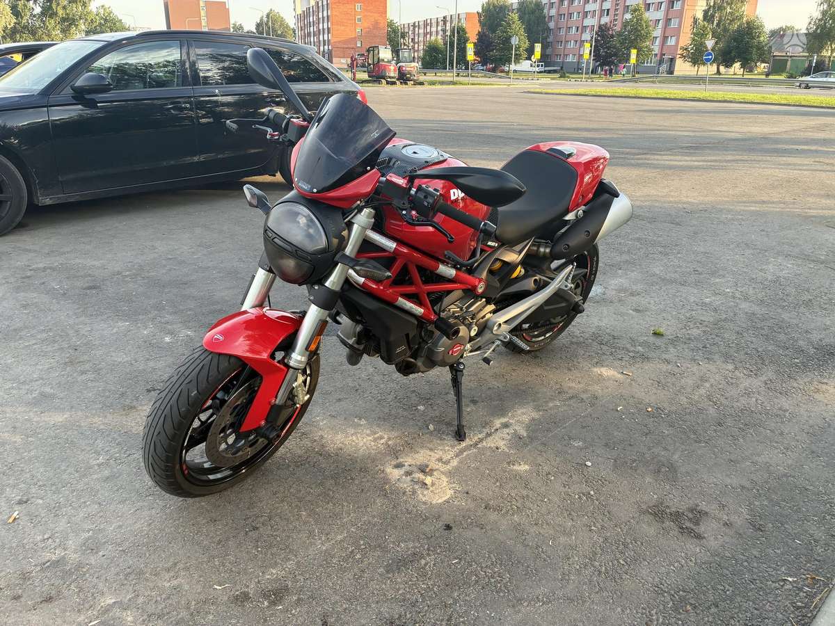 Ducati Monster 696cc, street / classic