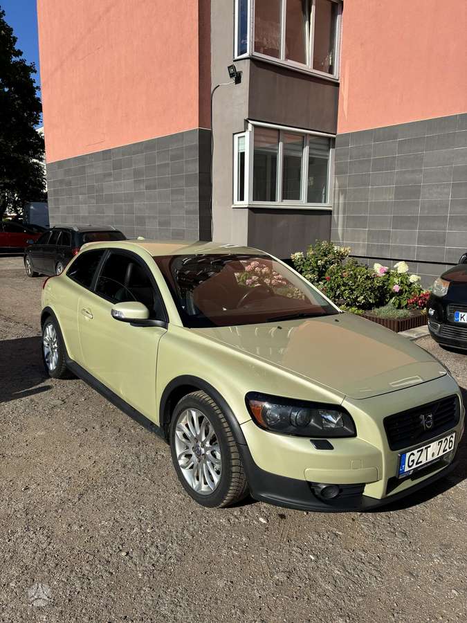 Volvo C30, 2.0 l., hatchback