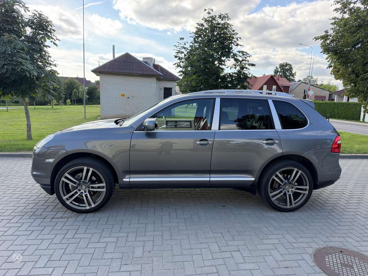 Porsche Cayenne - 2