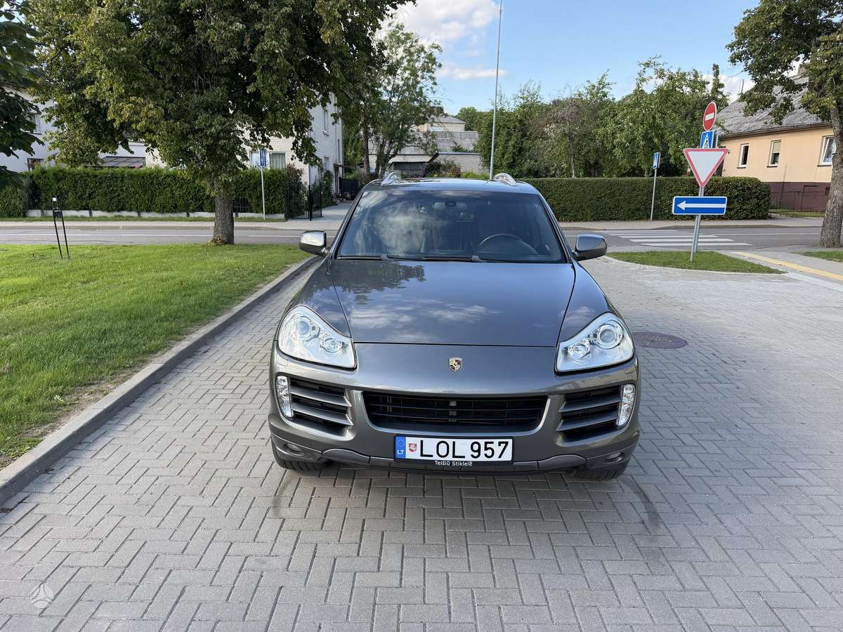 Porsche Cayenne - 7