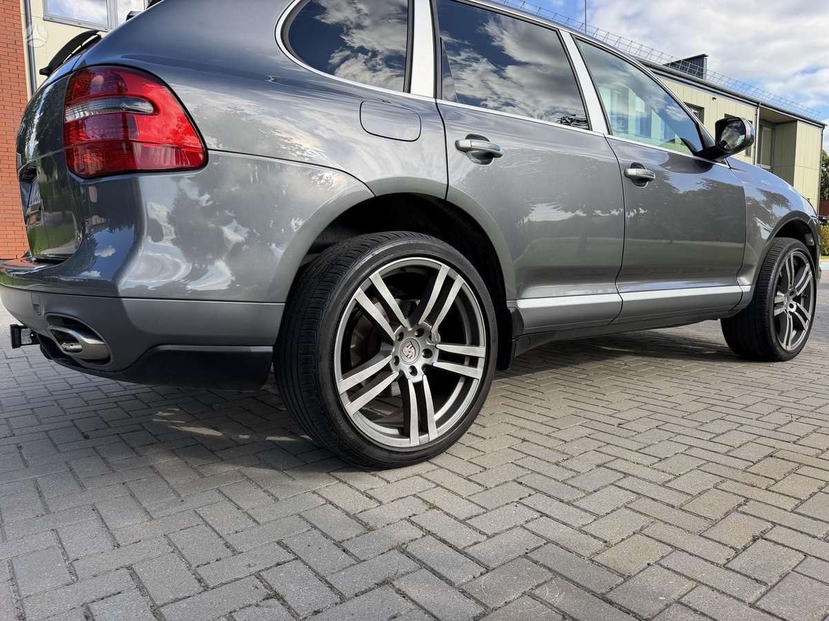 Porsche Cayenne - 9