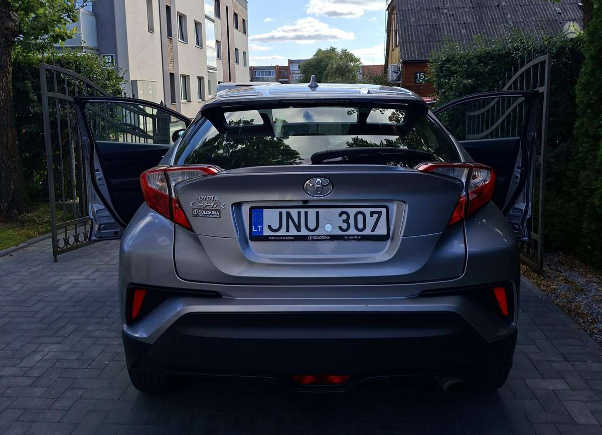 Toyota C-HR - 4