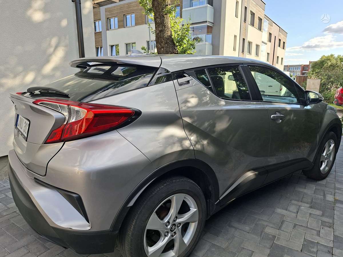 Toyota C-HR - 7