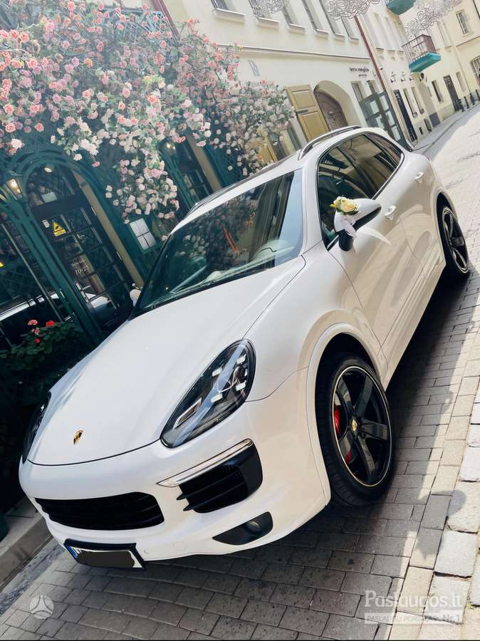 Porsche Cayenne - 1