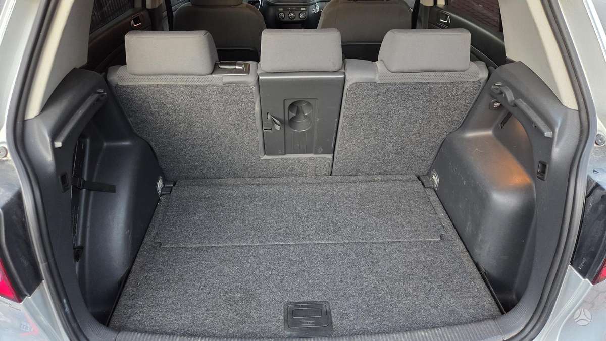 Volkswagen Golf Plus - 12