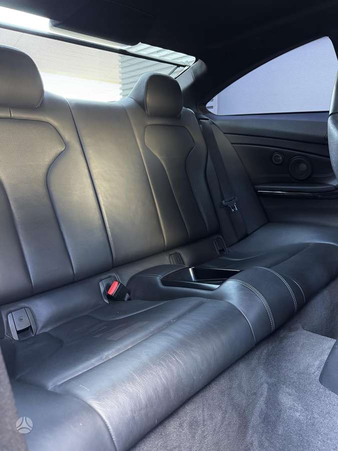 BMW M4, 3.0 l., coupe