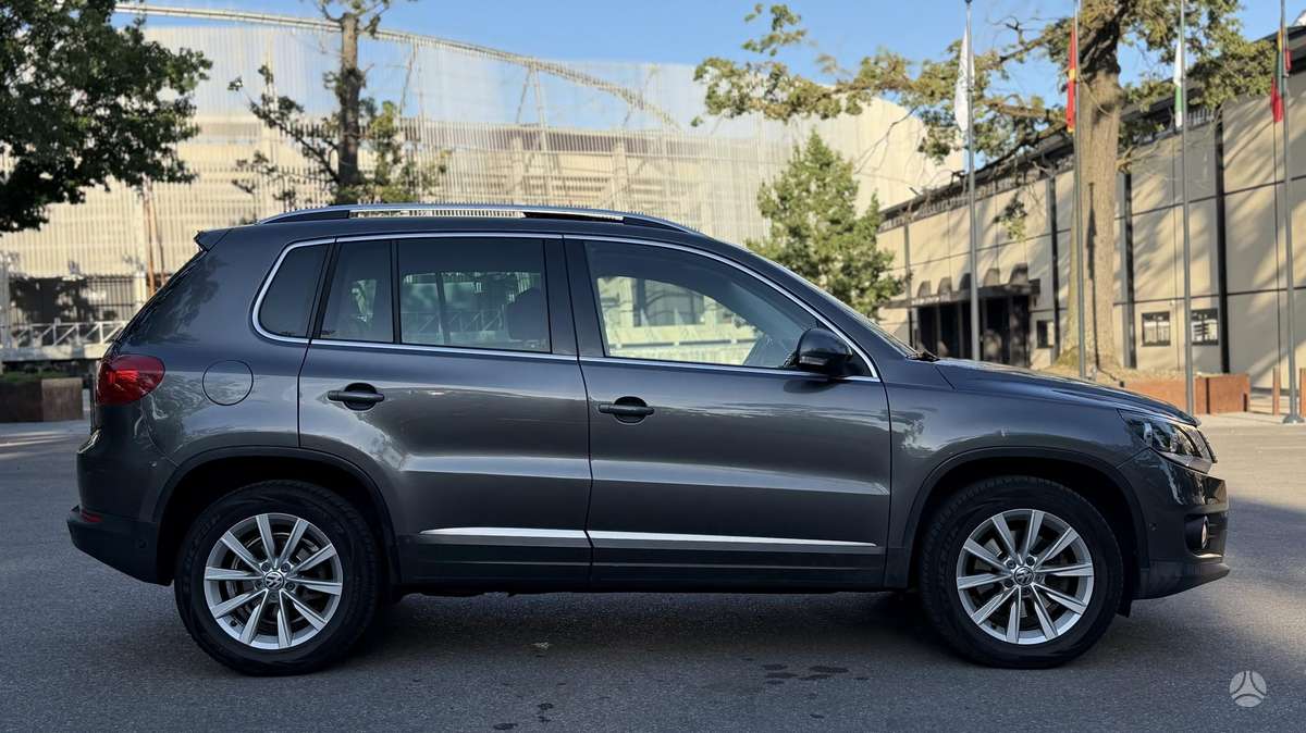 Volkswagen Tiguan - 11