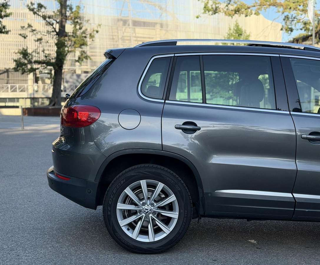 Volkswagen Tiguan - 12
