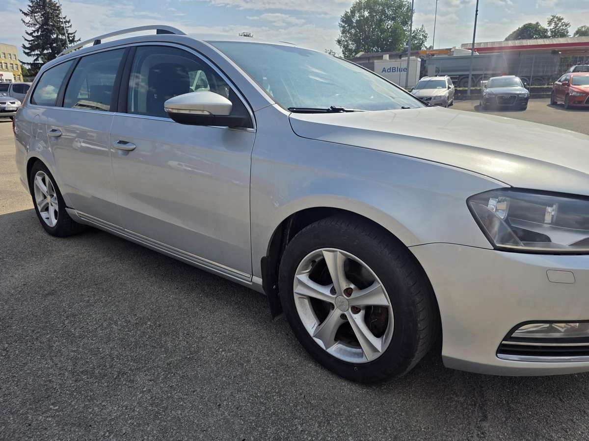 Volkswagen Passat - 2