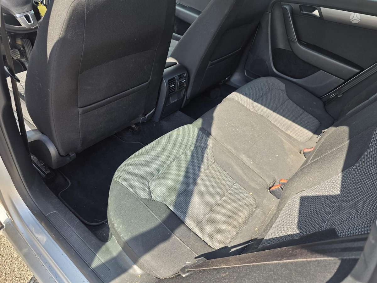 Volkswagen Passat - 9
