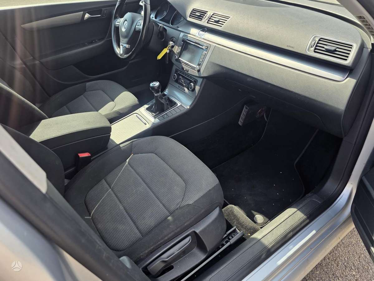 Volkswagen Passat - 10