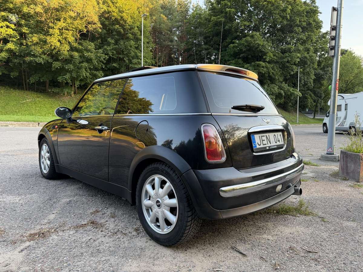Mini Cooper, 1.6 l., hatchback