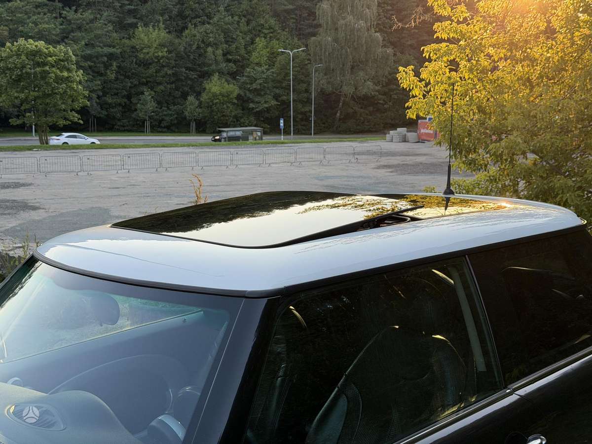 Mini Cooper, 1.6 l., hatchback