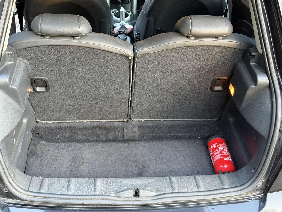 Mini Cooper, 1.6 l., hatchback