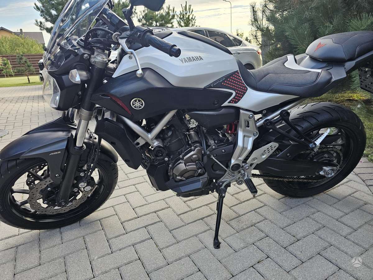 Yamaha MT 07 700cc, street / classic