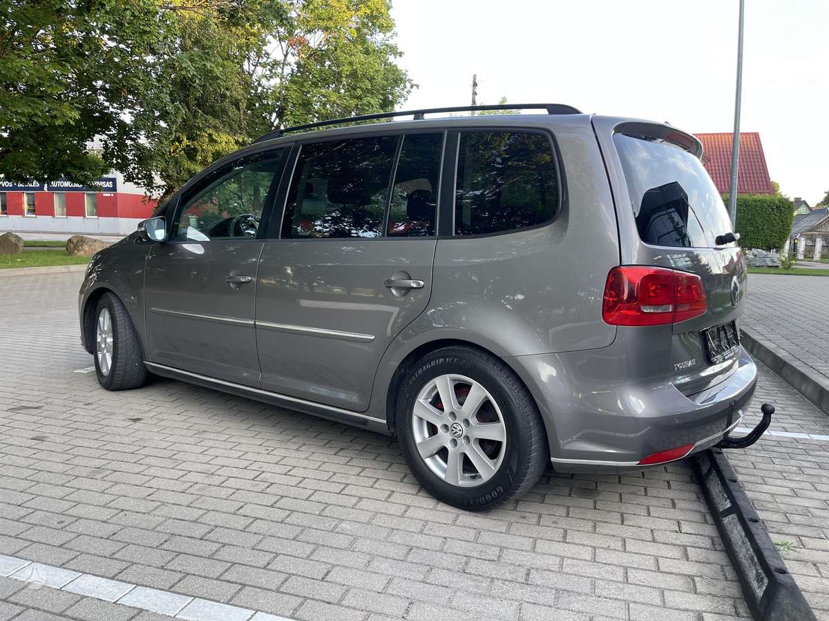 Volkswagen Touran - 3