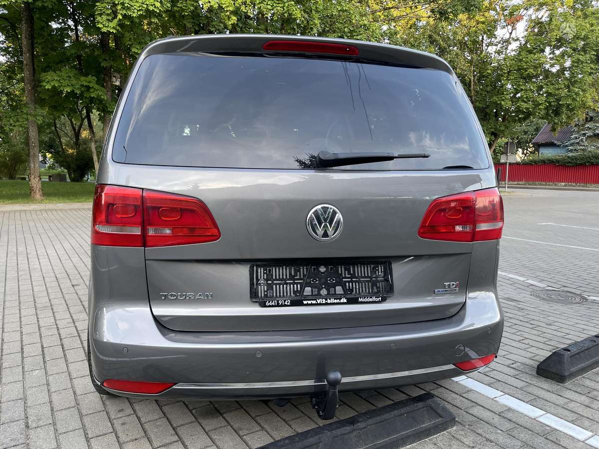 Volkswagen Touran - 4