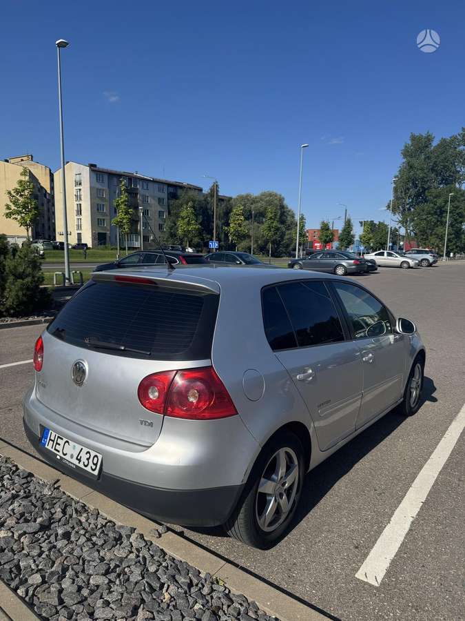 Volkswagen Golf - 2