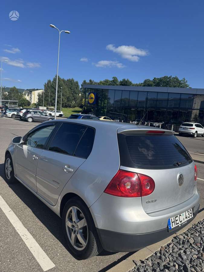Volkswagen Golf - 4