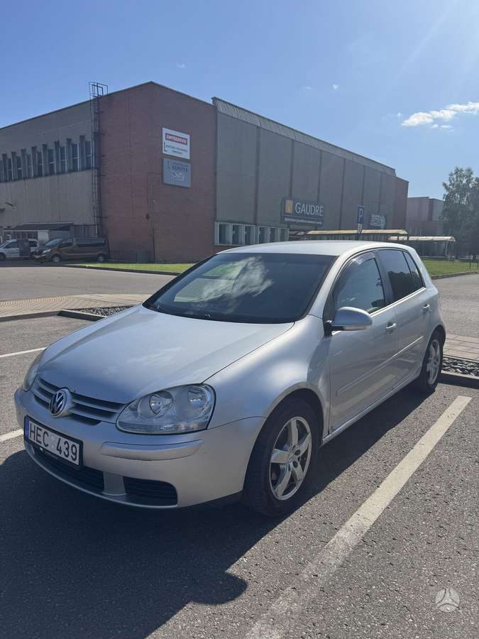 Volkswagen Golf - 1