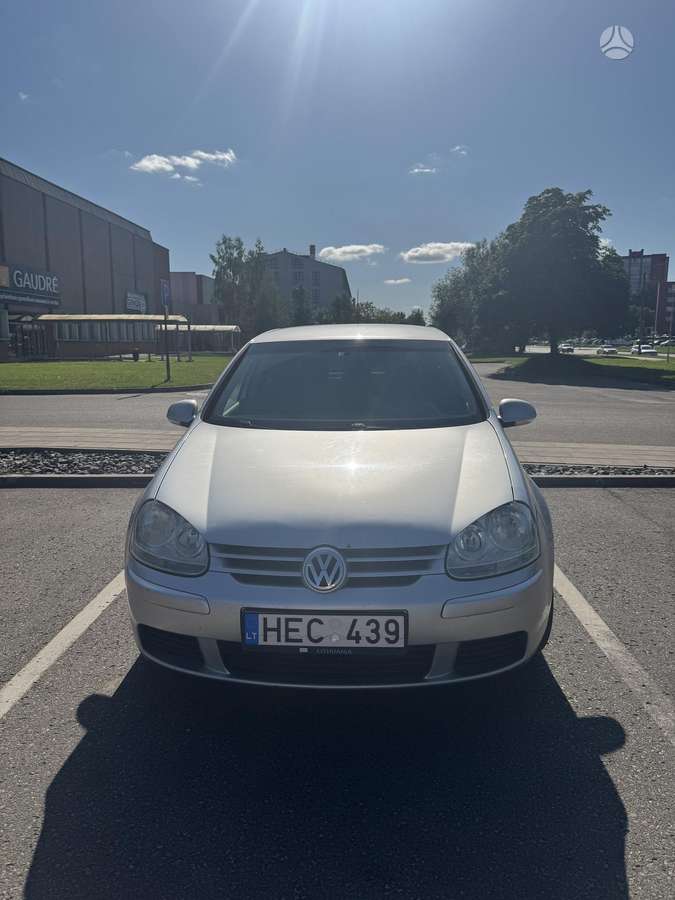 Volkswagen Golf - 5