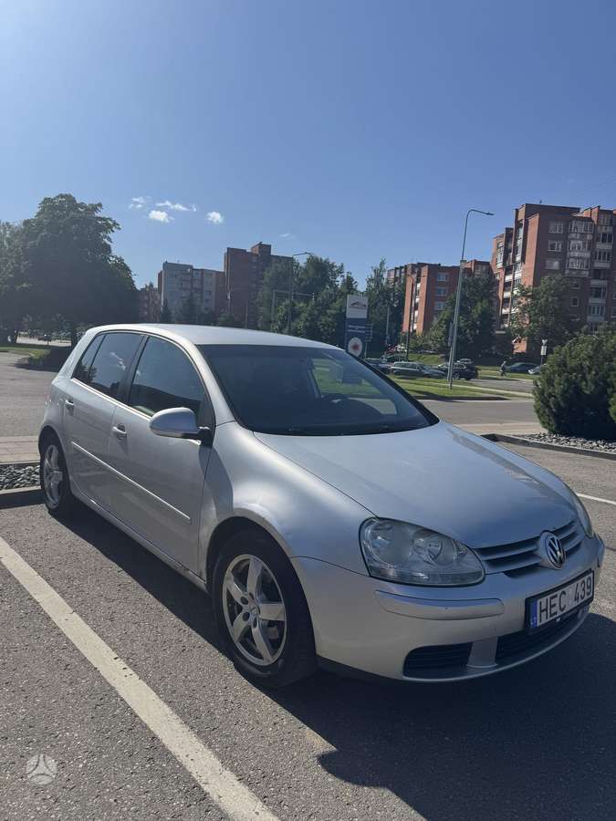 Volkswagen Golf - 6