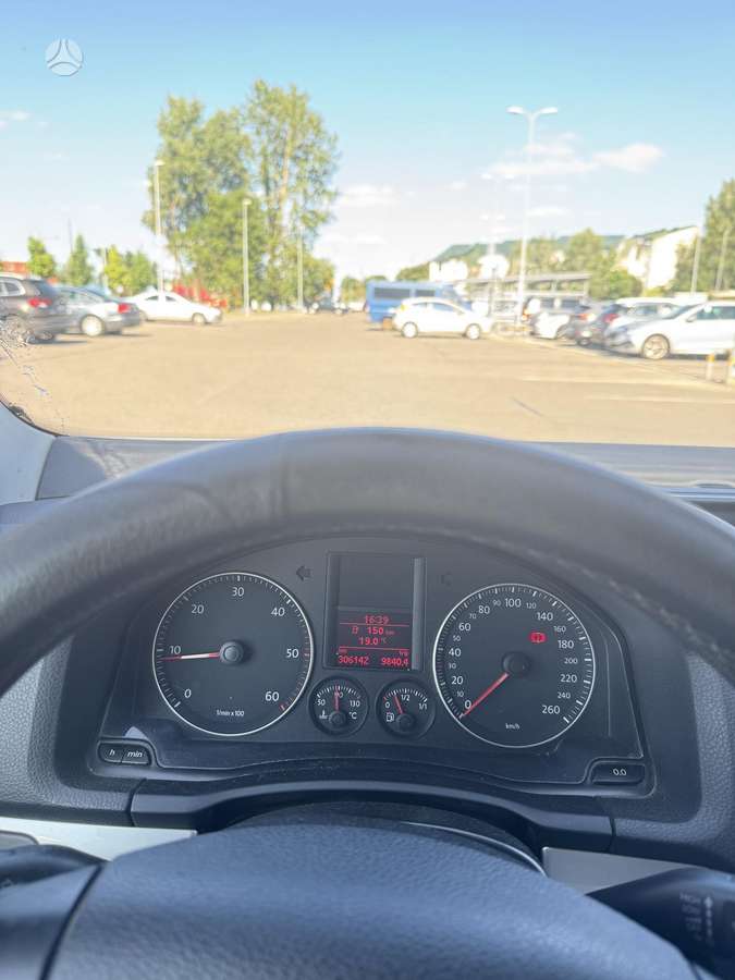 Volkswagen Golf - 11