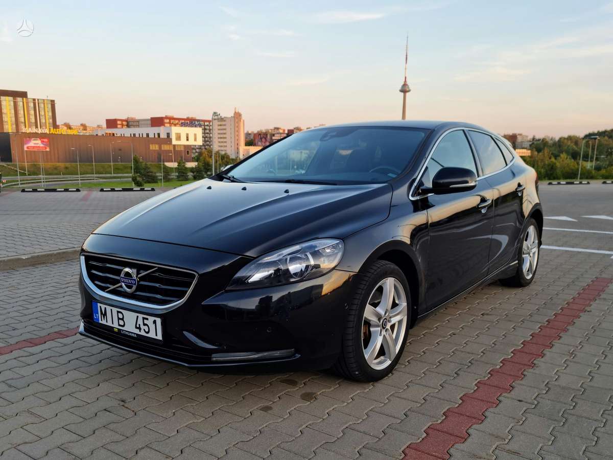 Volvo V40, 2.0 l., Хэтчбек