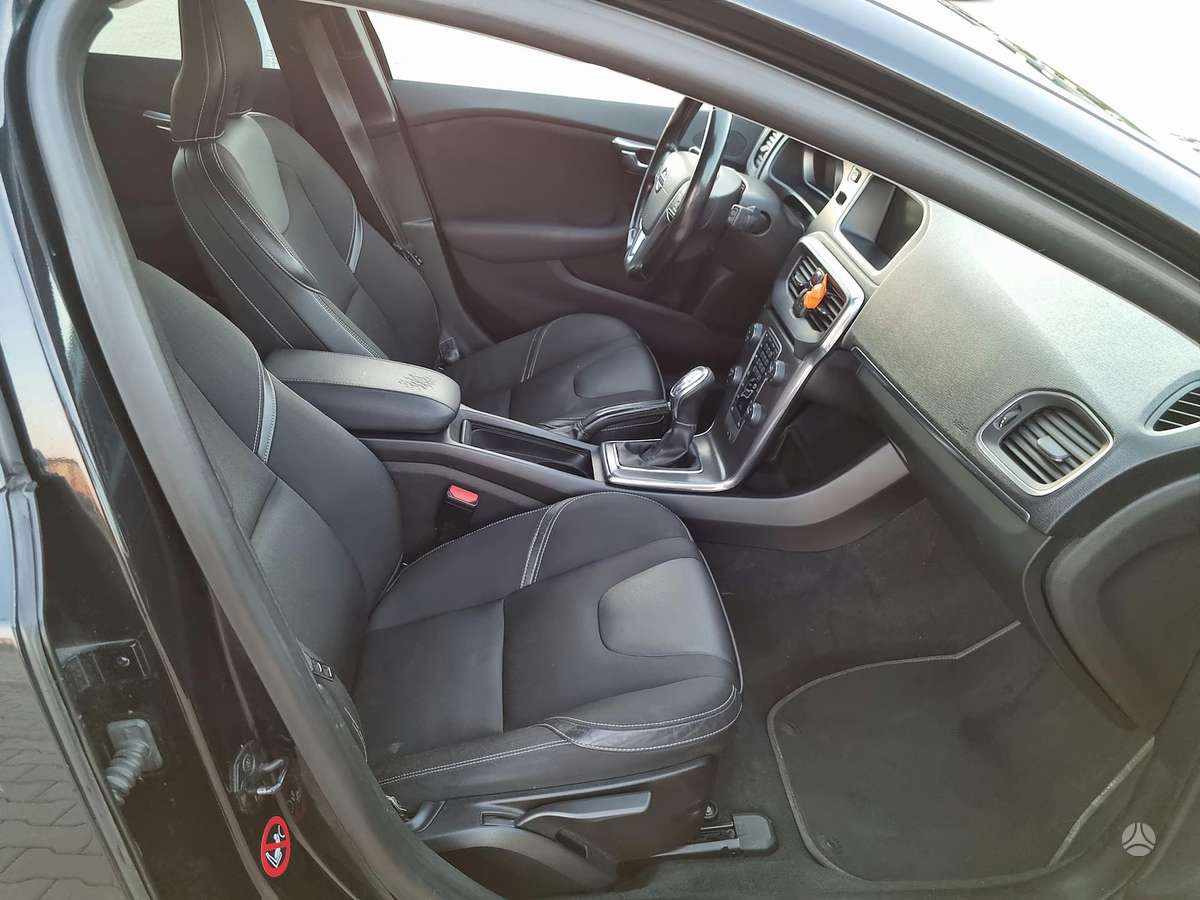 Volvo V40, 2.0 l., Хэтчбек