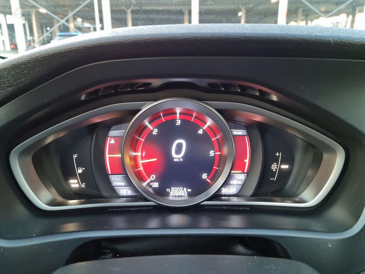 Volvo V40, 2.0 l., Хэтчбек
