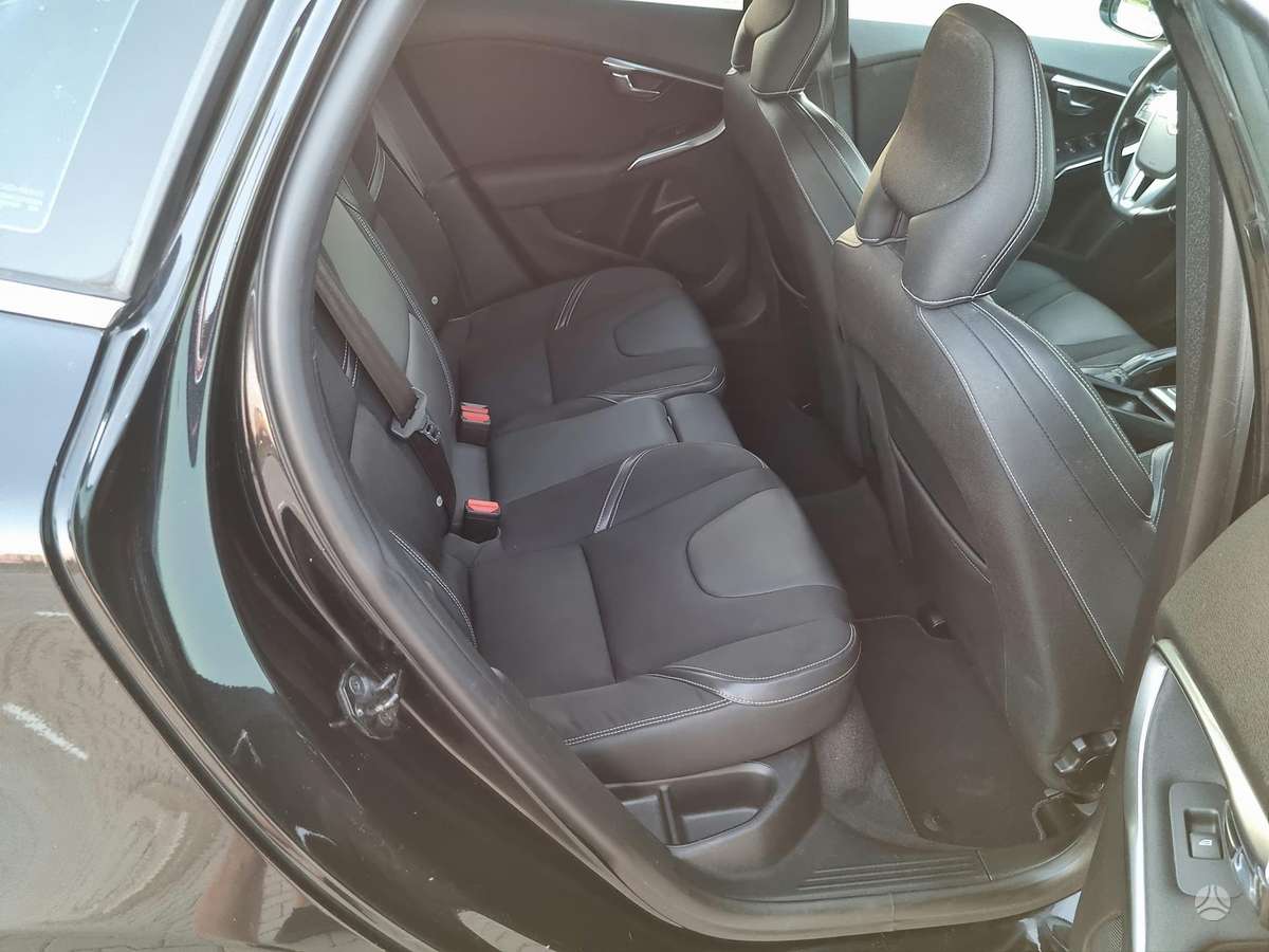 Volvo V40, 2.0 l., Хэтчбек