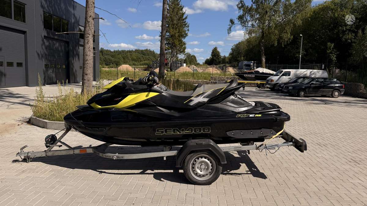 Sea-Doo RXT 260, jet skis