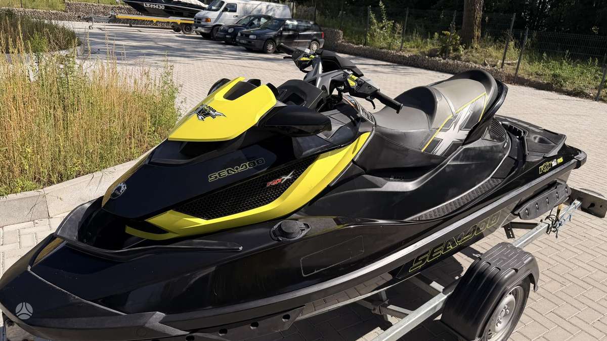 Sea-Doo RXT 260, jet skis