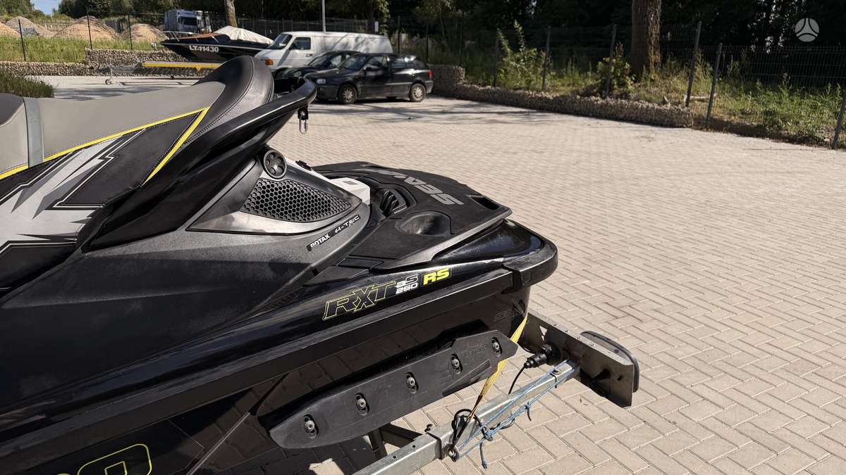 Sea-Doo RXT 260, jet skis