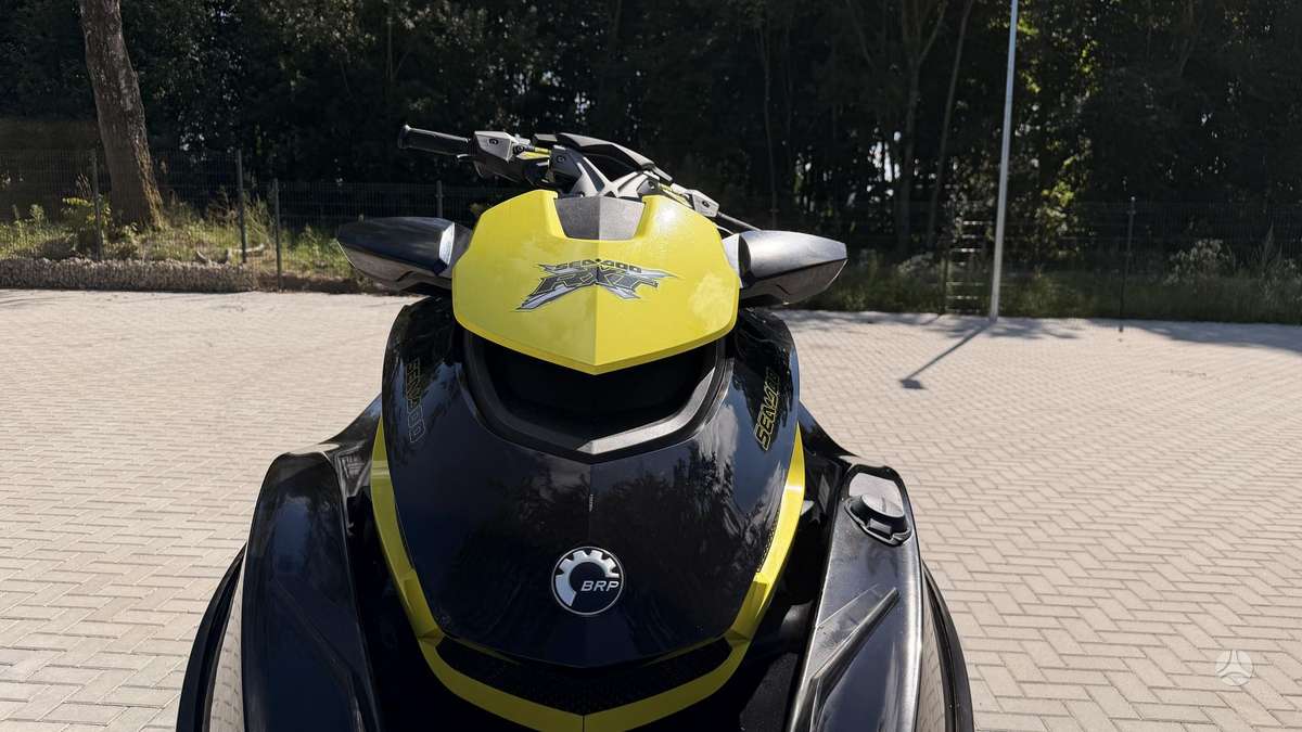 Sea-Doo RXT 260, jet skis
