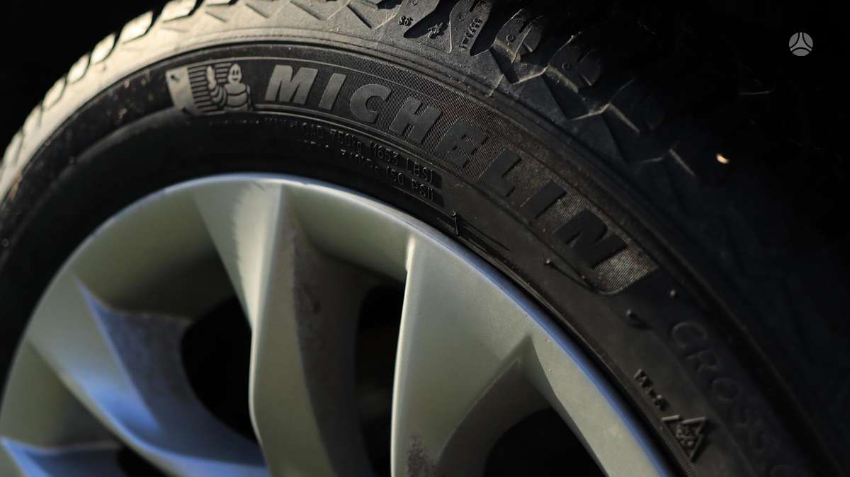 BMW X1, 2.0 l., hatchback